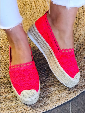 Női rózsaszínű horgolt espadrilles