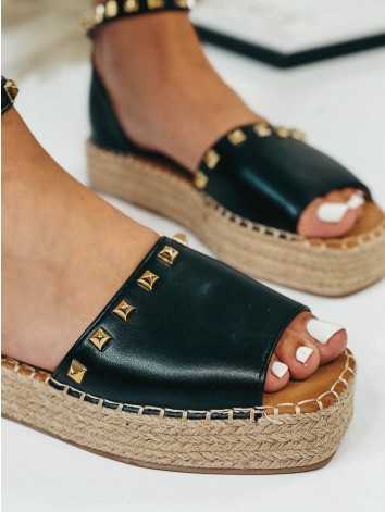 Női fekete espadrilles "szegecsekkel"