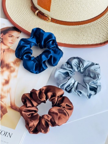 Scrunchie szatén hajgumi - szürke